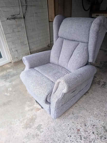 Photo of free Electric recliner chair (Belbroughton CP B61) #1