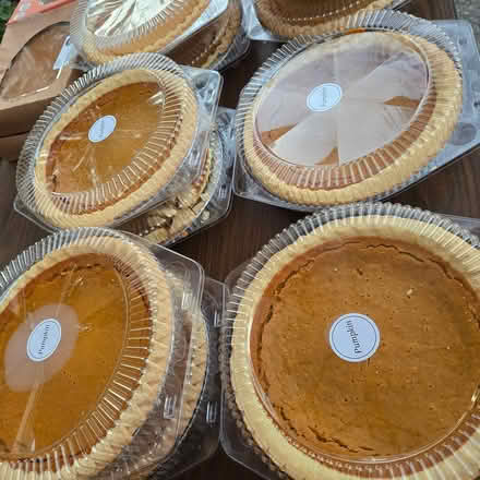 Photo of free Pumpkin Pies (Chiquita Av MtnVw) #2