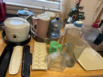 Photo of free Pitchers, thermos, kitchen items (20746) #4