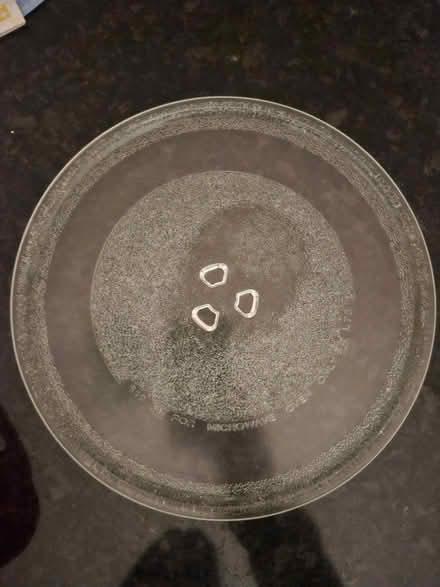 Photo of free Microwave plate (Crook LA8) #1