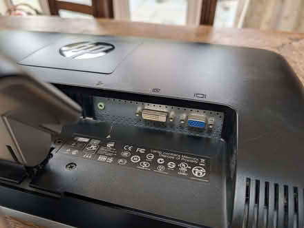 Photo of free HP 2310i 23" DVI/VGA Monitor (Cumnor OX2) #2