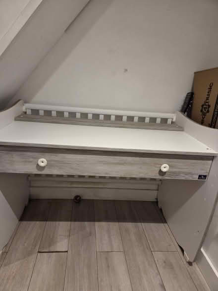 Photo of free Large desk (DA1 1TL) #2