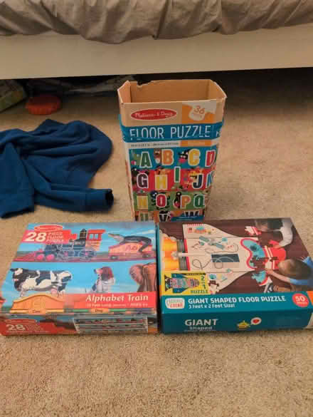 Photo of free Various kid floor puzzles (Oxbow Lk and Elizabeth Lk Rds) #1