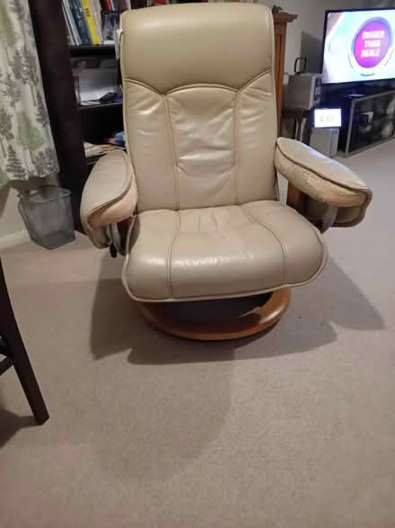 Photo of free Chair and stool (Rushden) #1