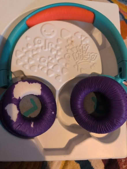 Photo of free Kids Bluetooth headphones (LS18 Horsforth) #2