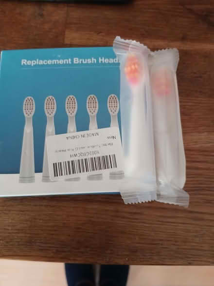 Photo of free 2 replacement heads for electric toothbrush (Leckhampton GL53) #1
