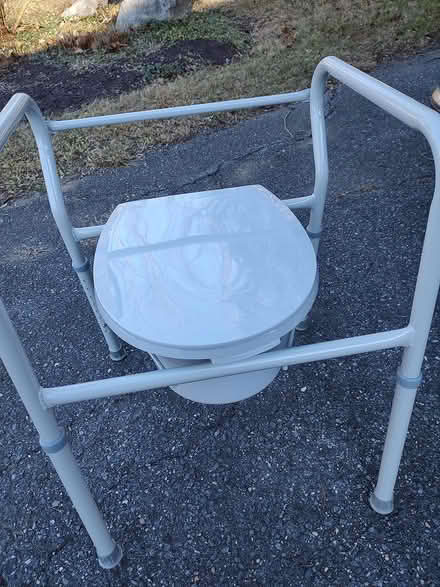 Photo of free Portable toilet (new) (Odenton) #1