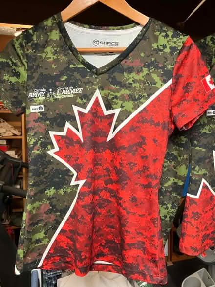 Photo of free Army Run Ladies XS Running Shirts (Hintonburg) #1