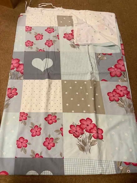 Photo of free Blue/pink single duvet cover and 2 pillow cases (Speldhurst TN3) #1