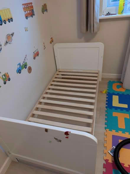 Photo of free Kids bed frame (AL1 Fleetville) #2
