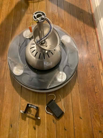 Photo of free Ceiling fan and light (hyattsville, MD near Takoma pk) #1