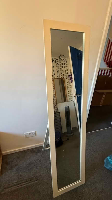 Photo of free Full length mirror (Brentford TW8 near station) #1
