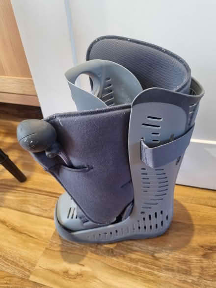 Photo of free medical boot (Bestwood Park NG5 5SS) #1