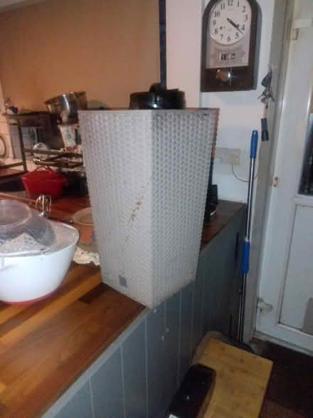 Photo of free Indoor pot stand (Ronnis mount OL7) #1