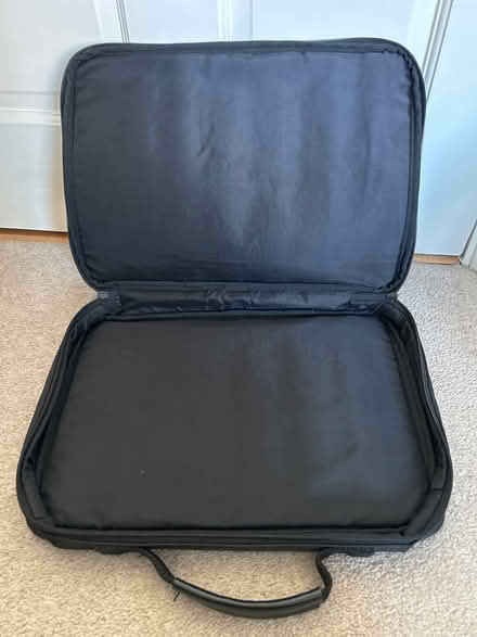 Photo of free Compaq lightweight laptop bag (Chiswick W4 near High Road) #3