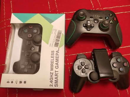 Photo of free wireless game contollers (Crofton WF4) #1