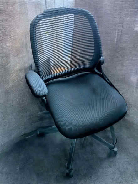 Photo of free Black mesh computer/office chair (Woodlesford LS26) #1