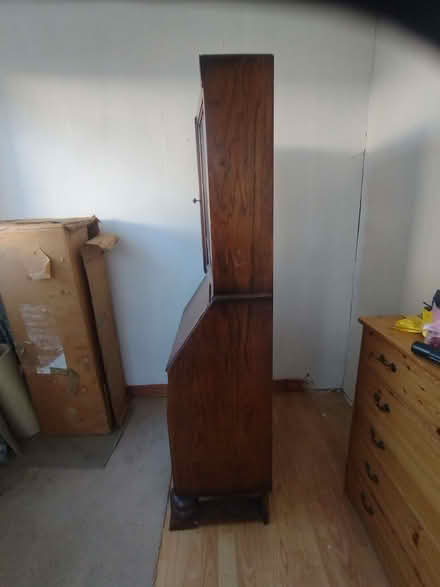 Photo of free Art deco style wooden dresser bureau (Leigh Beck SS8) #4