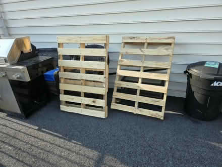 Photo of free Wood pallets (Marley Run/Huntingtown) #1