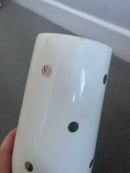 Photo of free White and gold vase (OX14) #3