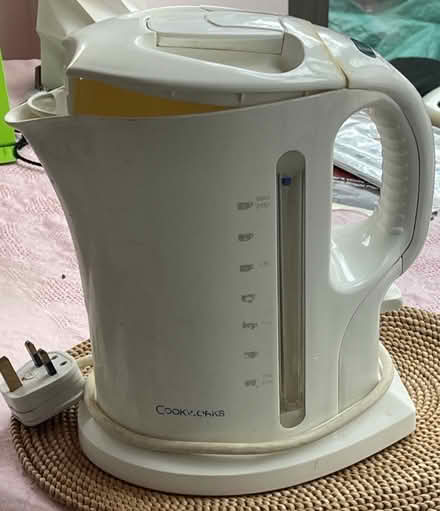 Photo of free Kettle and toaster (Twickenham TW1) #2