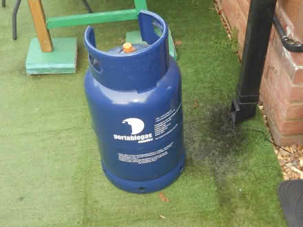 Photo of free gas bottle full (Henley-on-Thames RG9) #1