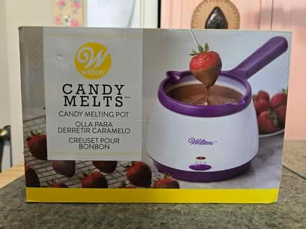 Photo of free Wilton candy melting pot (off Fisher Blvd) #1