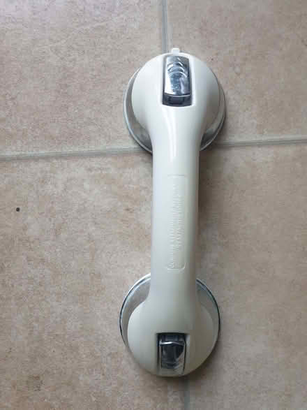 Photo of free Suction Handles (DA1) #1