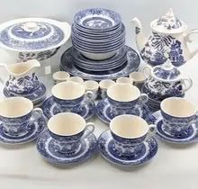 Photo of Willow pattern type crockery (Gobowen SY11) #1