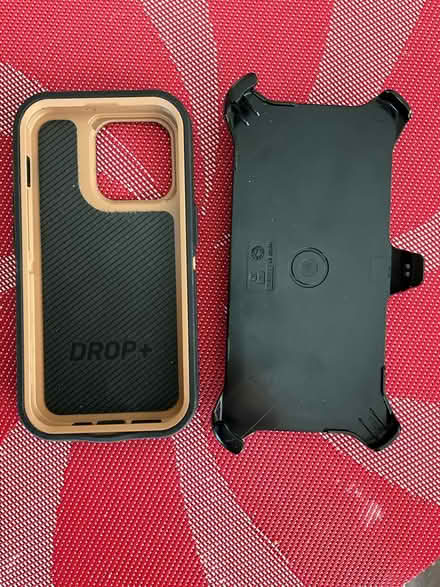 Photo of free Otterbox iPhone 14 Pro (32832) #2