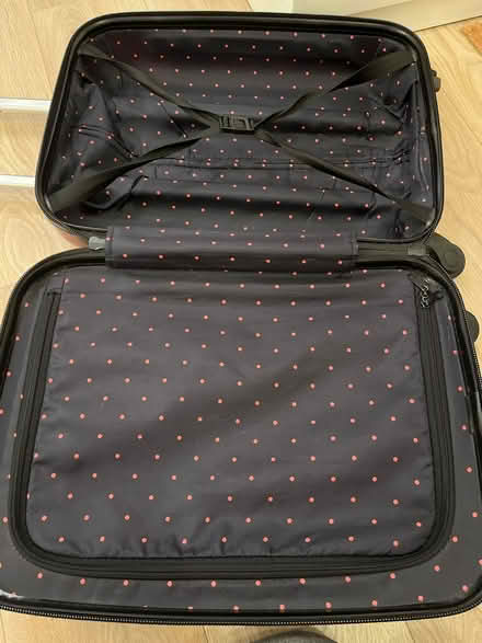 Photo of free Cabin baggage suitcase (BA2) #4