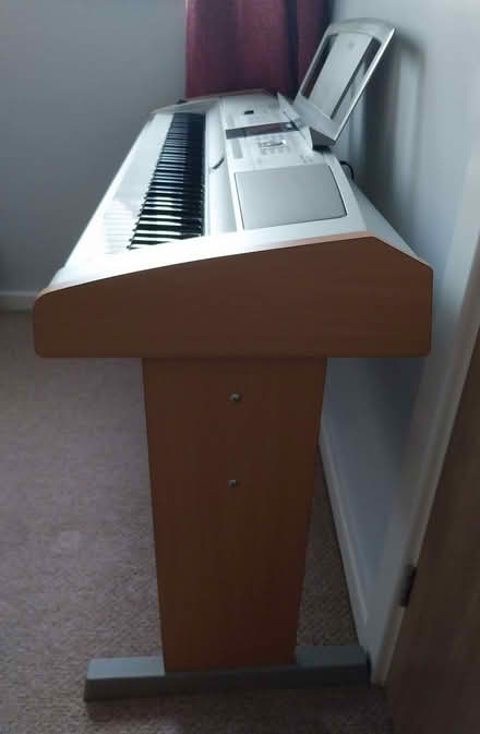 Photo of free Yamaha DGX-505 Keyboard (Allestree DE22) #3