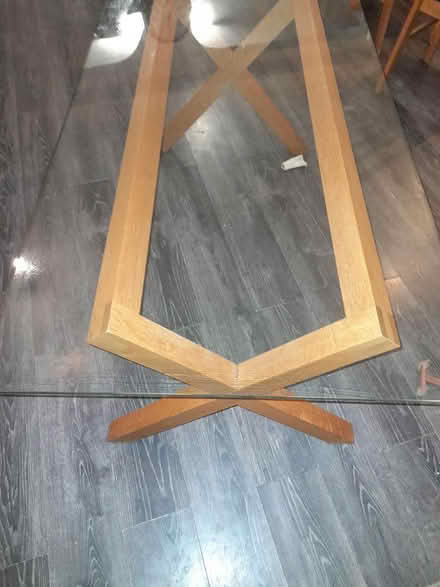 Photo of free Glass dinning table (Southnorwood SE25) #2