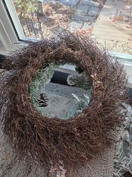 Photo of free Frosted Christmas wreath (Laurel) #3