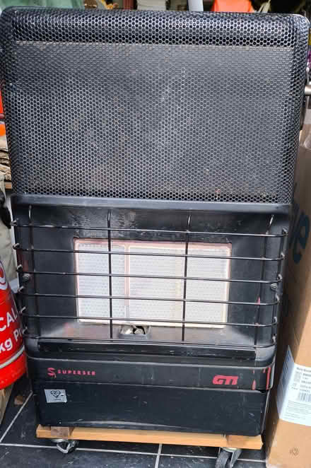 Photo of free Calor gas fire with bottle on wheels (Garstang PR3) #2