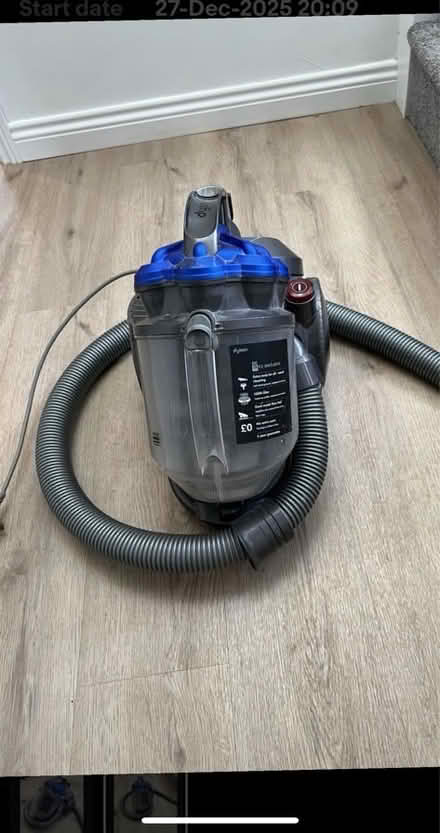 Photo of free Dyson DC19T2 Cylinder Vacuum Cleaner (Flitwick MK45) #1