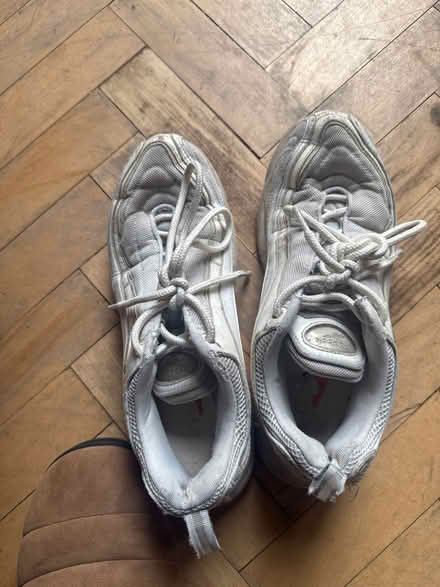 Photo of free Reebok white trainers (E8 3xr) #1
