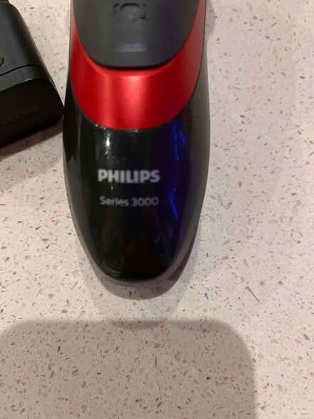 Photo of free Philipps 3000 series mens razor (battery only lasts a week) (Torbrex FK7) #2