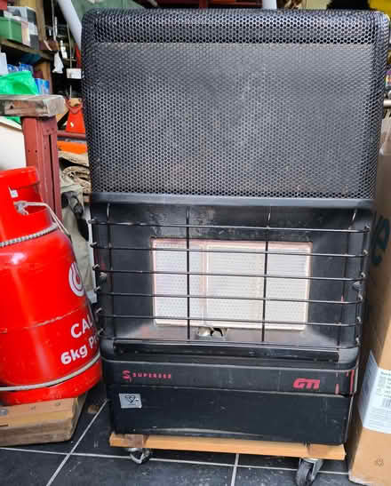 Photo of free Calor gas fire with bottle on wheels (Garstang PR3) #3