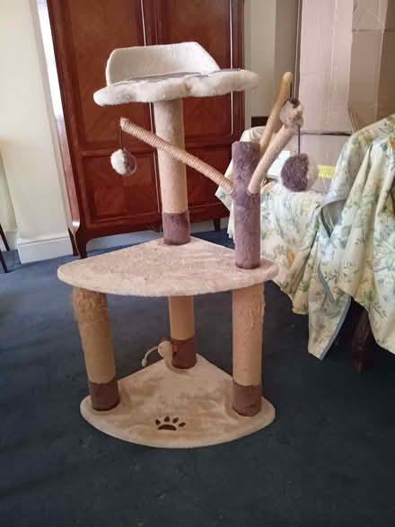 Photo of free Cat tree (Fulham Palace Rd SW6) #1
