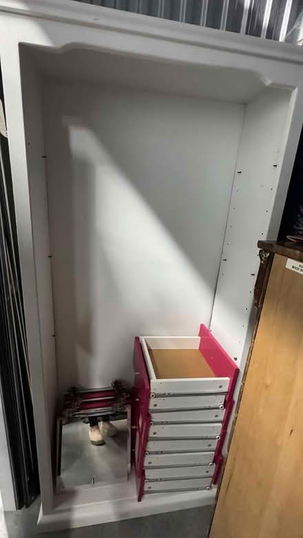 Photo of free Bookcase (Irving Park & Springinsguth) #1