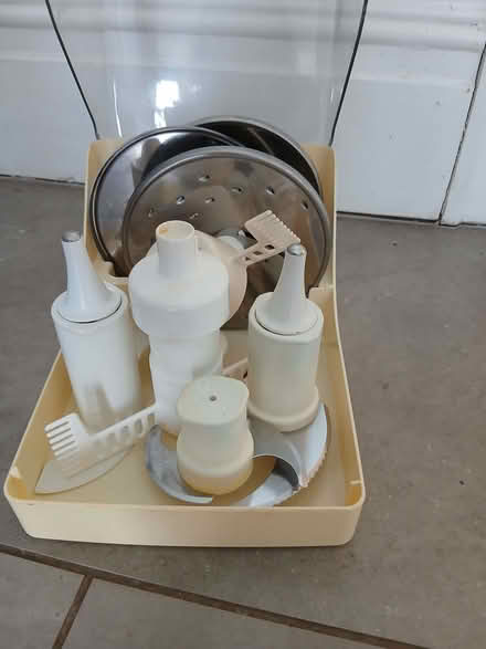 Photo of free Magimix food processor with broken lid (Horwich End SK23) #2