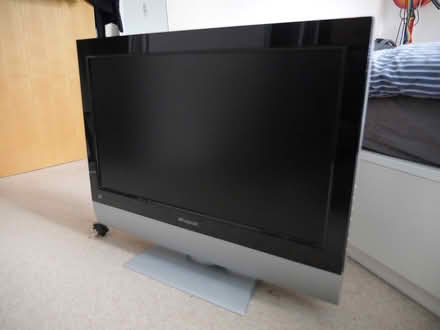 Photo of free Polaroid LCD HDMI TV (Shacklewell E8) #1