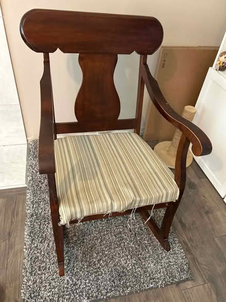 Photo of free Old rocking chair (Brookeville -Georgia/Gold Mine) #1