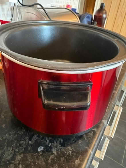 Photo of free Slow cooker missing its lid (SL6 furze platt) #3