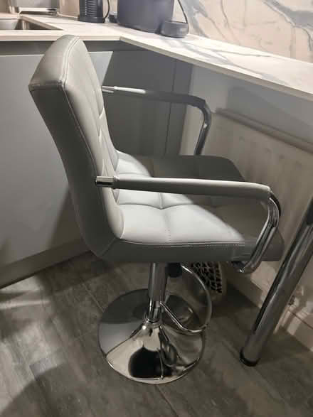 Photo of free Bar stool (W11 Nottinghill’s gate) #2