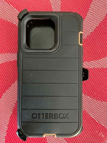 Photo of free Otterbox iPhone 14 Pro (32832) #1