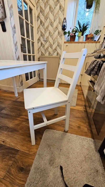 Photo of free Table and Chairs (Leslie KY6) #3