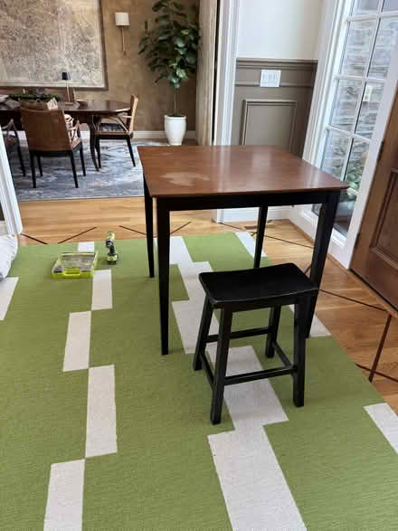 Photo of free stading table (near Edgewood Rd & Cordilleras) #1