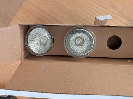 Photo of free 2 X GU10 halogen spotlights (not LED or energy saving) (Linslade LU7) #1